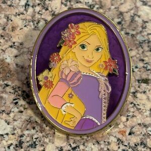 Disney Pin Loungefly - Princess Portrait Frame Translucent Series - Rapunzel